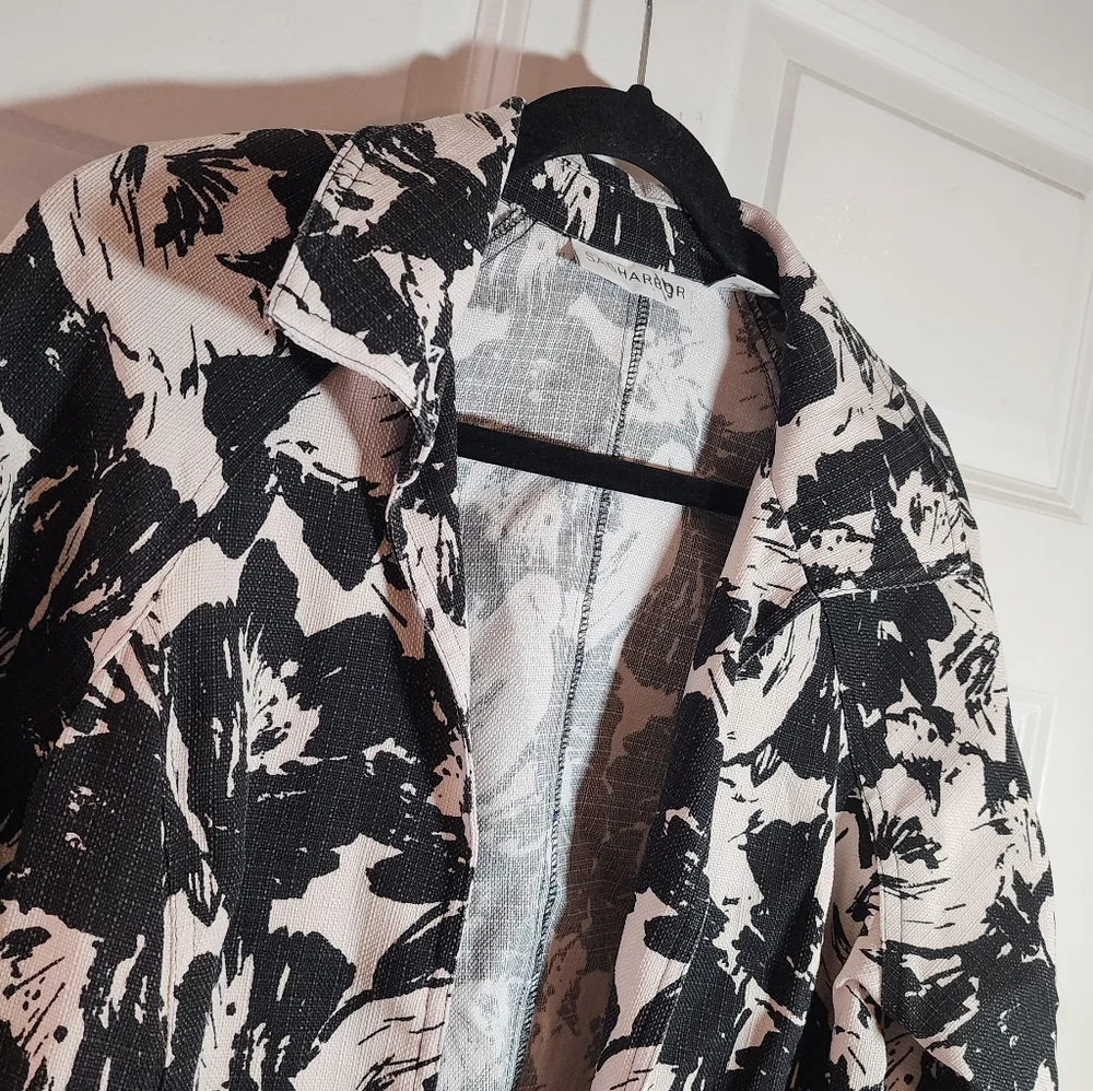 Sag Harbor Black And White Floral Open Front Jacket Size 12